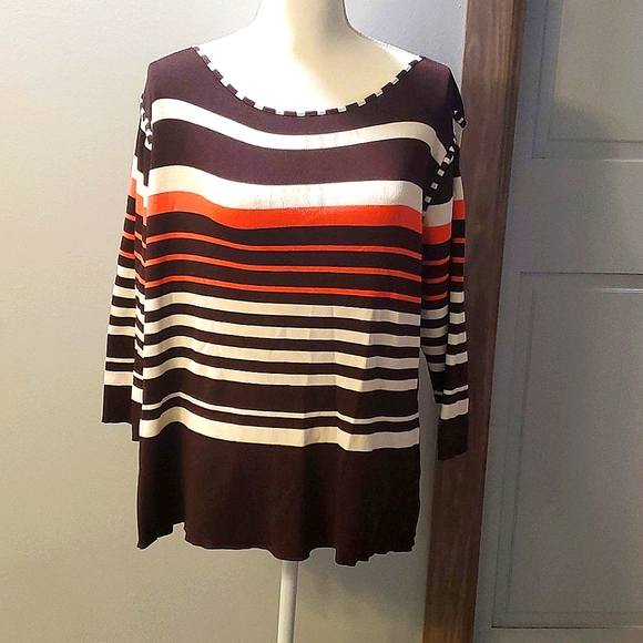 FALL SALE!! REDUCED!! Very Pretty Womens Sweater Size 18/20 - Picture 1 of 3